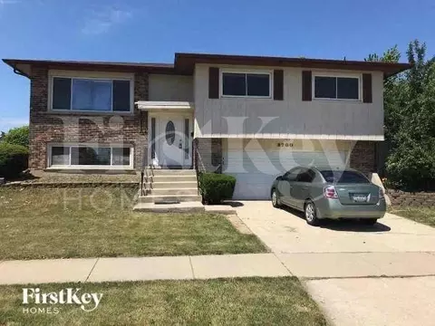 2700 201st St, Lynwood, IL 60411
