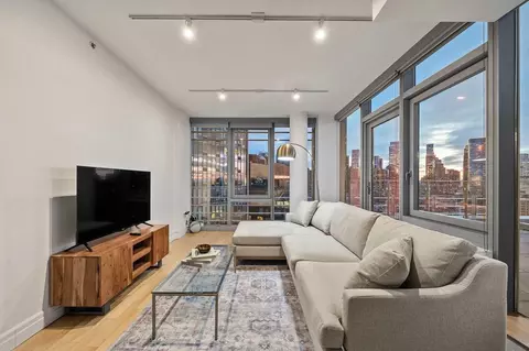w 54th st, New York, NY 10019