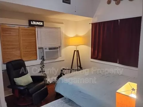 237 SW 2nd Pl #2, Gainesville, FL 32601