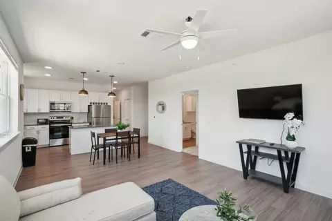 decker ln, Austin, TX 78724
