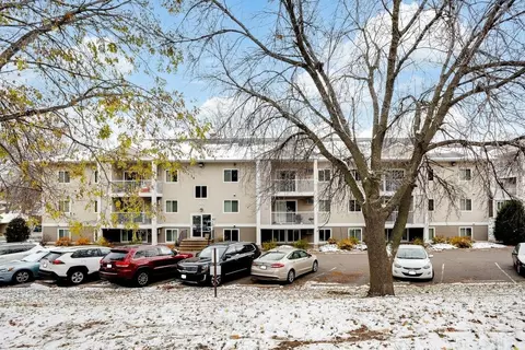 265 Silver Lake Rd NW #103, Arden Hills, MN 55112