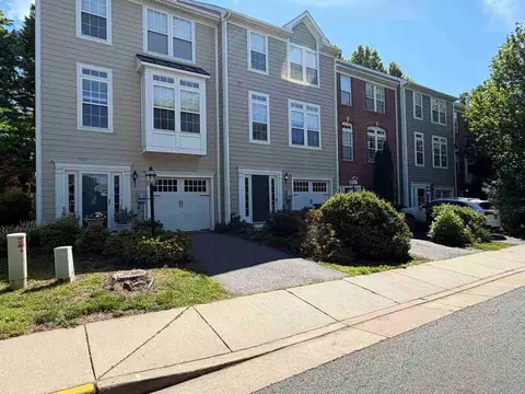 829 Rainier Rd, Charlottesville, VA 22903