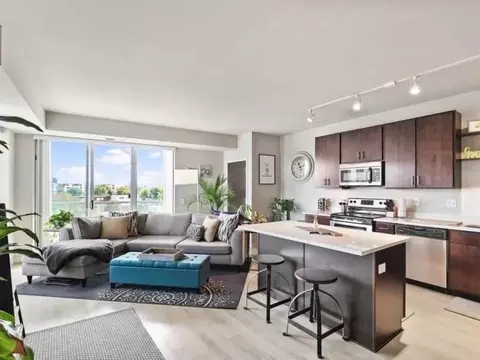 Undisclosed, Minneapolis, MN 55408