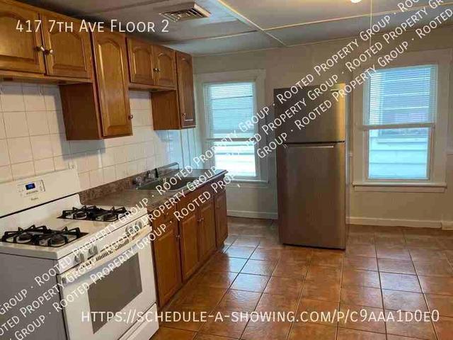 417 7th Ave #FL 2, Troy, NY 12182