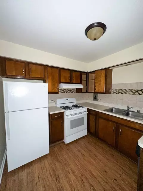 622 N Lincoln Ave #203, Addison, IL 60101