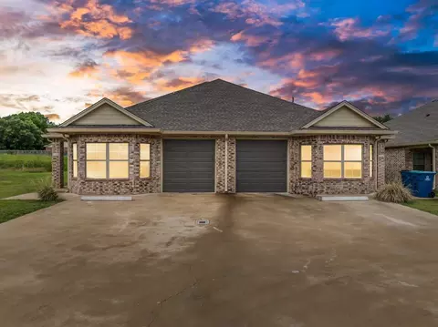 525 E Spring Valley Rd #1001, Hewitt, TX 76643