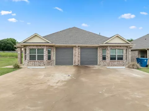525 E Spring Valley Rd #1001, Hewitt, TX 76643