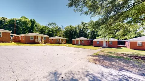 4552 Helena St, Charlotte, NC 28208