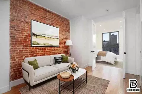 215 S 4th St, Brooklyn, NY 11211