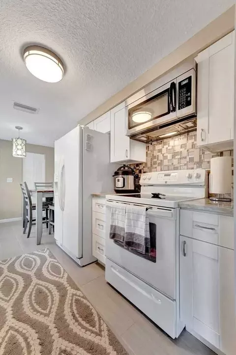 gainesway dr, Tarpon Springs, FL 34689