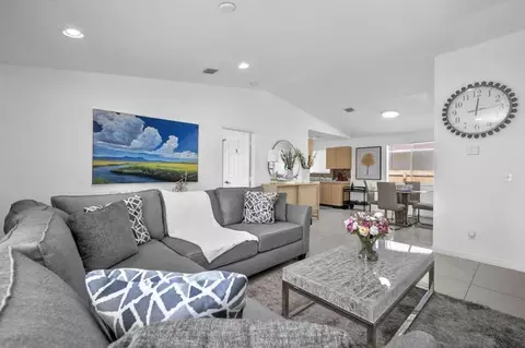 nw 2nd ave, Hallandale Beach, FL 33009