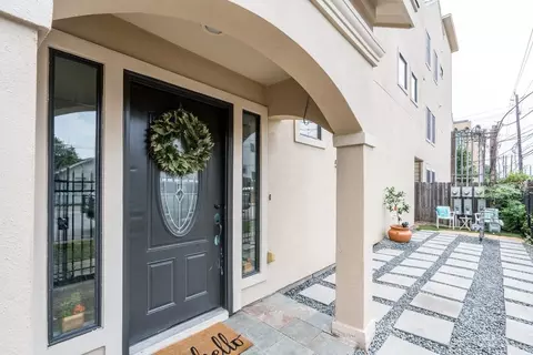 5308 Larkin St, Houston, TX 77007