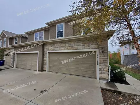 21782 W 123rd Ter, Olathe, KS 66061