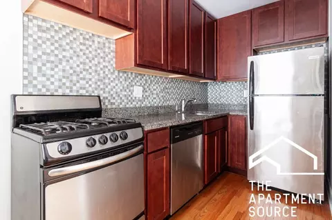 425 W Roscoe St #401, Chicago, IL 60657