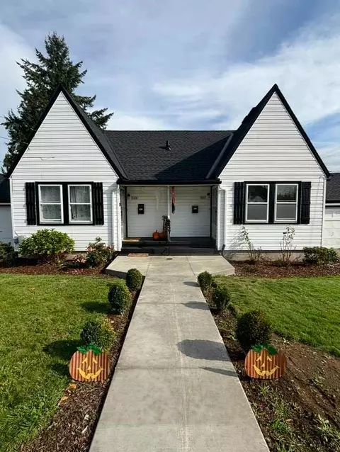 1418 NE Dallas St #DUPLEX, Camas, WA 98607