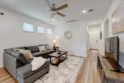 flowers ave, Hutto, TX 78634