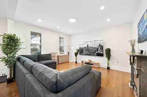 cator ave, Jersey City, NJ 07305