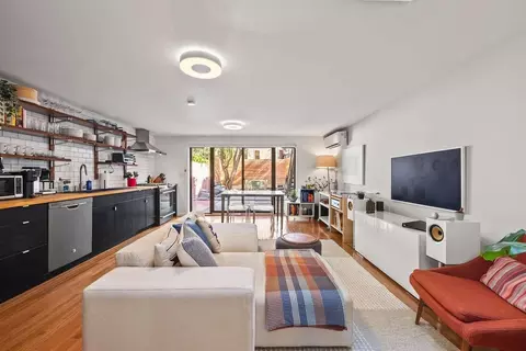 dekalb ave, New York, NY 11201