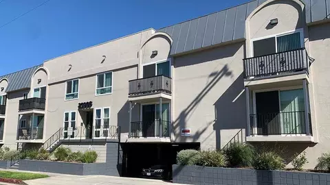 23906 Ocean Ave, Torrance, CA 90505