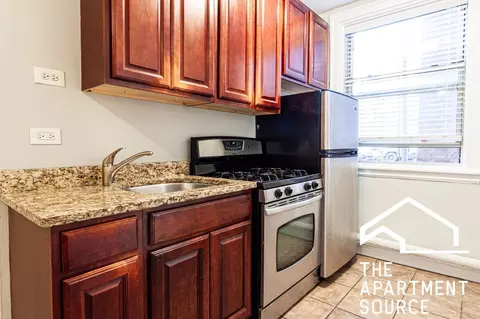 544 W Surf St #W3, Chicago, IL 60657