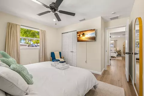 del prado dr e, Largo, FL 33774 photo 22