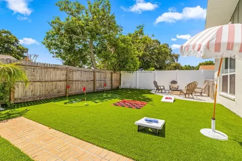 del prado dr e, Largo, FL 33774 photo 30