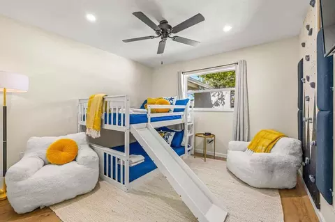 del prado dr e, Largo, FL 33774 photo 26