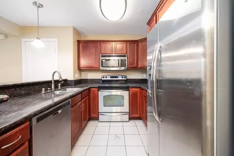 5252 Balboa Arms Dr #172, San Diego, CA 92117