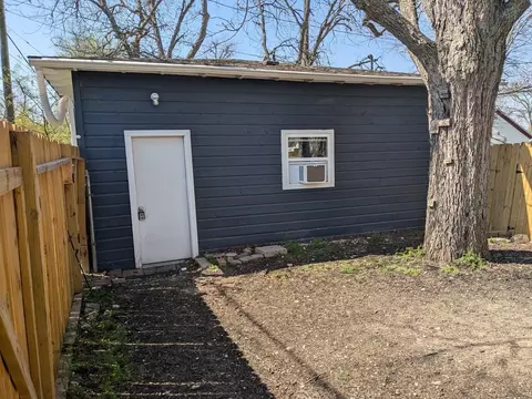 1305 S 15th St, Temple, TX 76504
