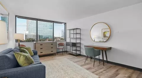 2828 Southwest Fwy, Houston, TX 77098