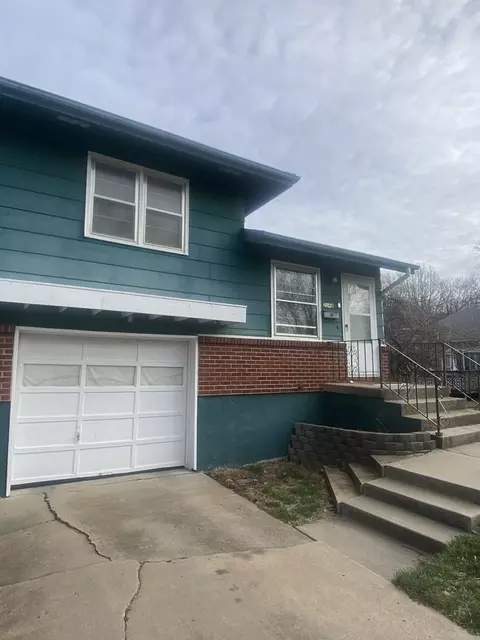 206 NE Forest Ave #LEES, Lees Summit, MO 64063