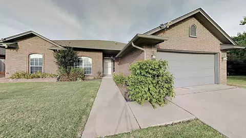 17309 Platinum Ln, Edmond, OK 73012
