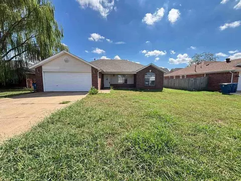 2405 SW 17th St, Bentonville, AR 72713