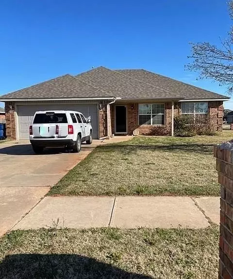 629 E Linden Ln, Mustang, OK 73064