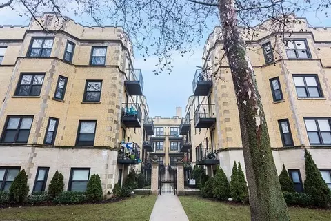 6506 N Claremont Ave #2E, Chicago, IL 60645