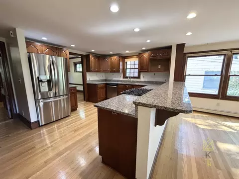 33 Clearwater Rd, Brookline, MA 02467