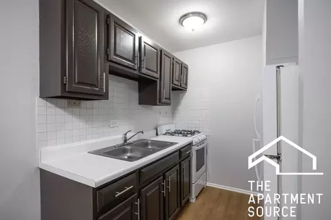 4612 N Beacon St #1E, Chicago, IL 60640