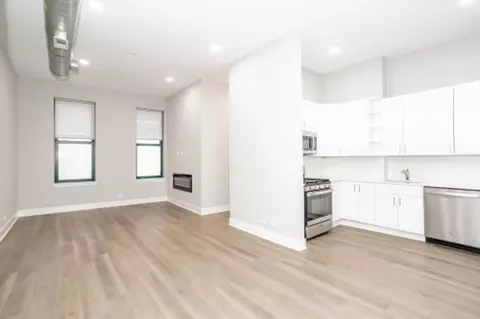 805 N Wabash Ave #2W, Chicago, IL 60611