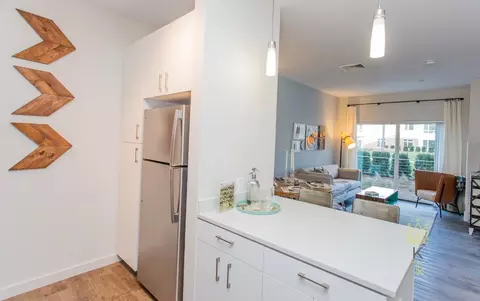 240 Sidney St #319, Cambridge, MA 02139