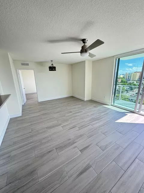 1025 NW 6th St #B1, Miami, FL 33136