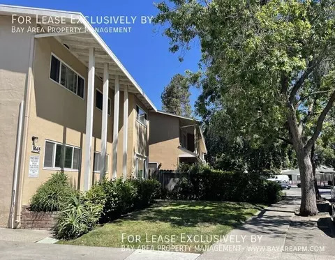 1445 Ebener St #4, Redwood City, CA 94061