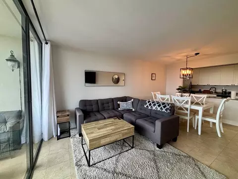 embassy dr, West Palm Beach, FL 33401