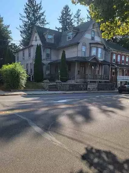 14 W Penn Ave #2WEST2ND, Wernersville, PA 19565