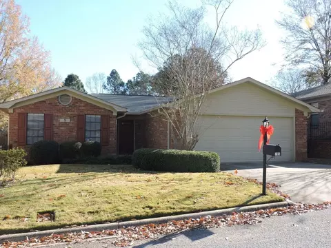 705 Reston Dr, Tuscaloosa, AL 35406