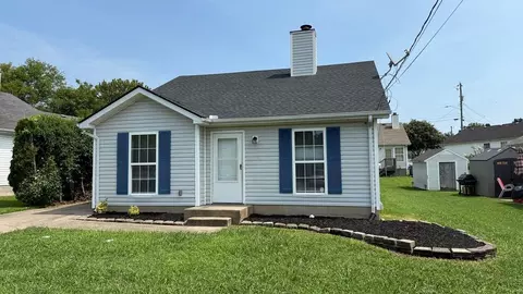 471 Cedar Park Cir, La Vergne, TN 37086