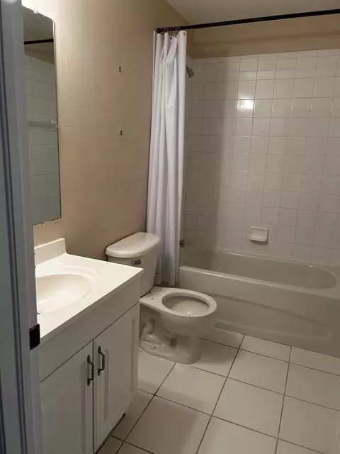 512 SE 6th St #1, Cape Coral, FL 33990