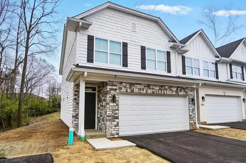 3174 Cobblestone Ln, Dayton, OH 45429