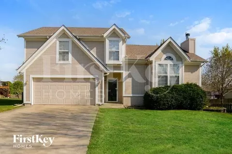 21517 W 50th St, Shawnee, KS 66226