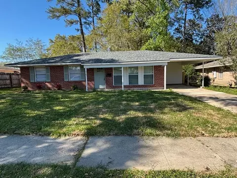 8447 S Parkland Dr, Baton Rouge, LA 70806