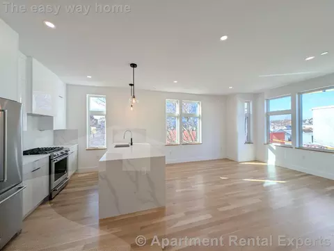 28 South St #301, Somerville, MA 02143